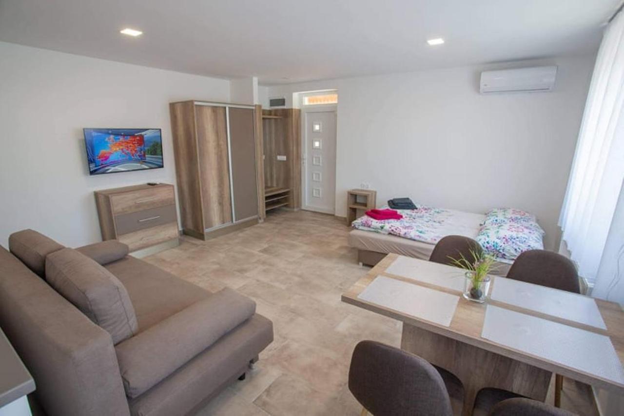 Mona Apartman シャールヴァール エクステリア 写真