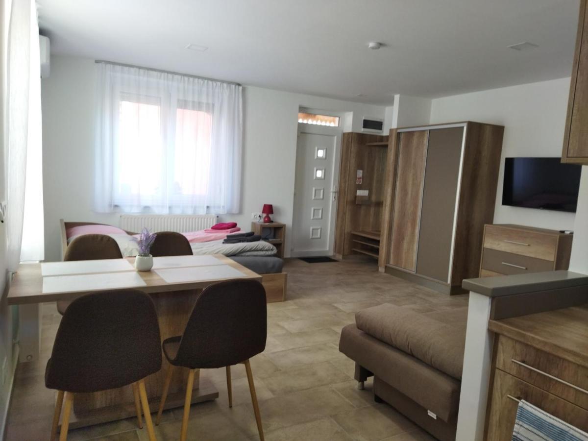 Mona Apartman シャールヴァール エクステリア 写真