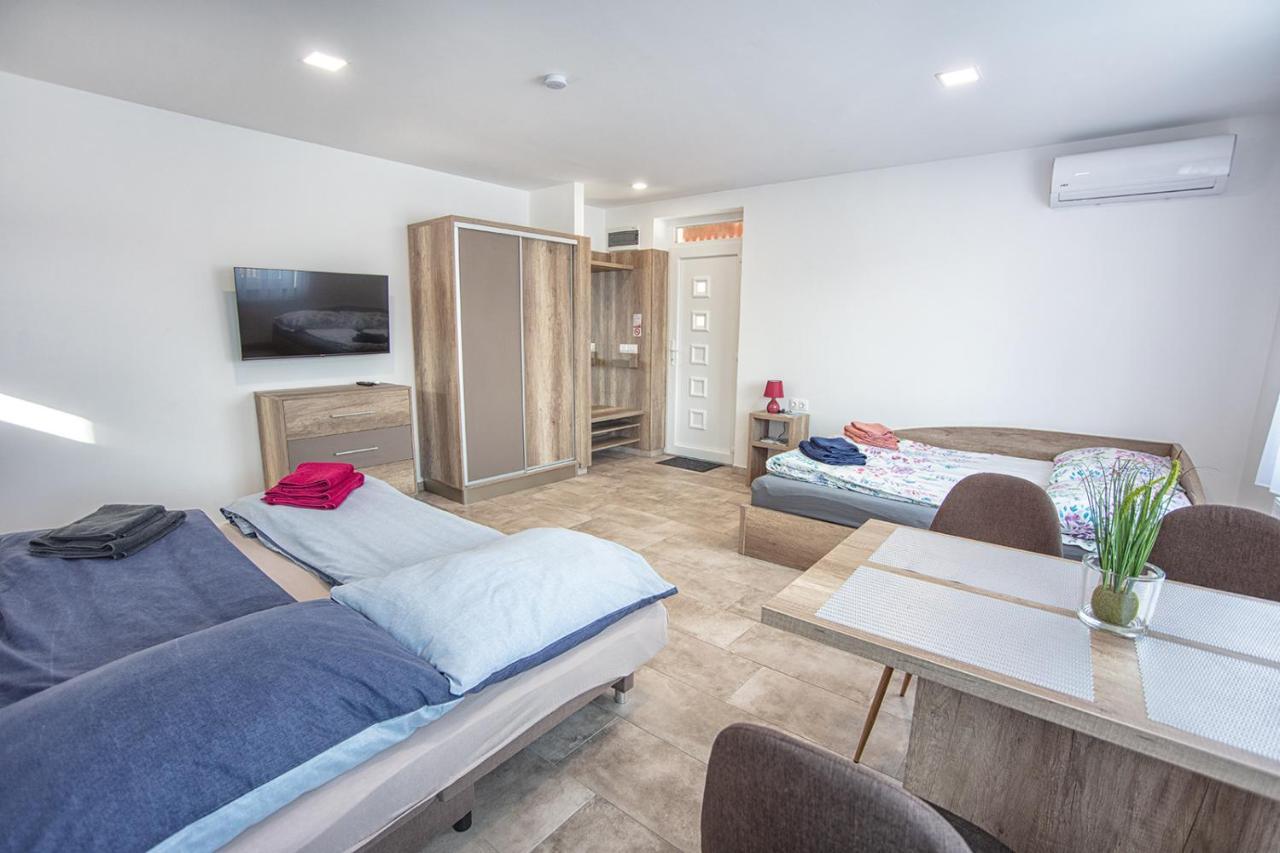 Mona Apartman シャールヴァール エクステリア 写真
